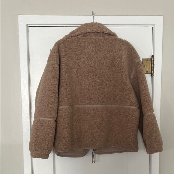 Abercrombie & Fitch Cozy Tan Sherpa Jacket - Picture 5 of 5